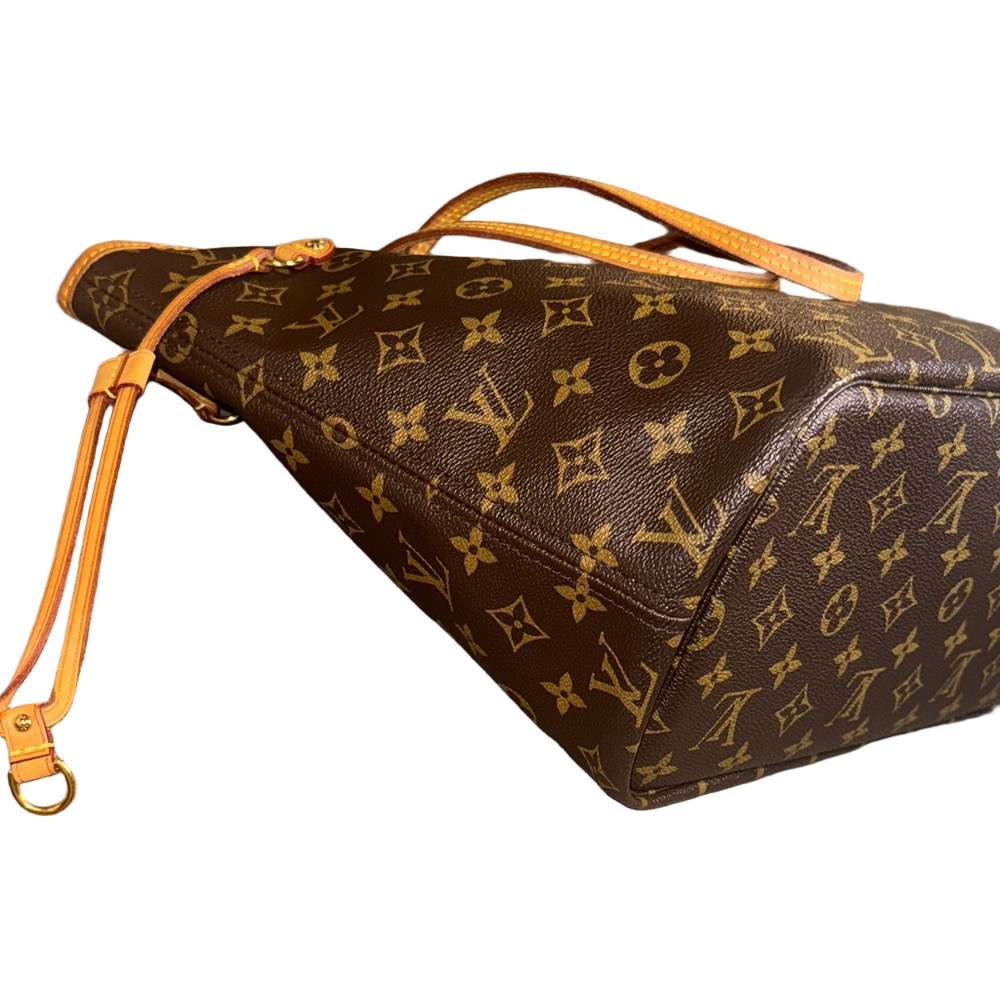 Louis Vuitton Monogram Neverfull MM Bag - Picture 7 of 12